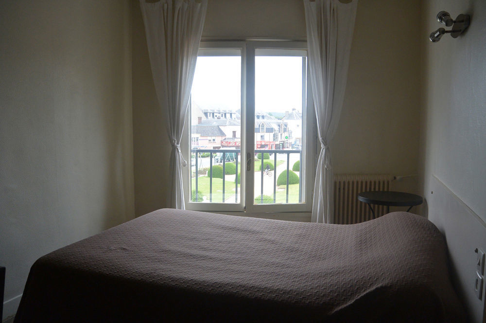 Hotel De Rouen ลูวิเยร์ ภายนอก รูปภาพ
